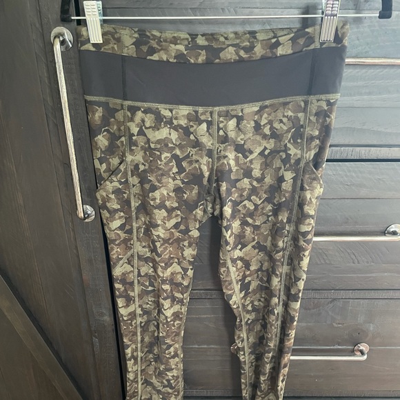 Lululemon camo print leggings. Size 6